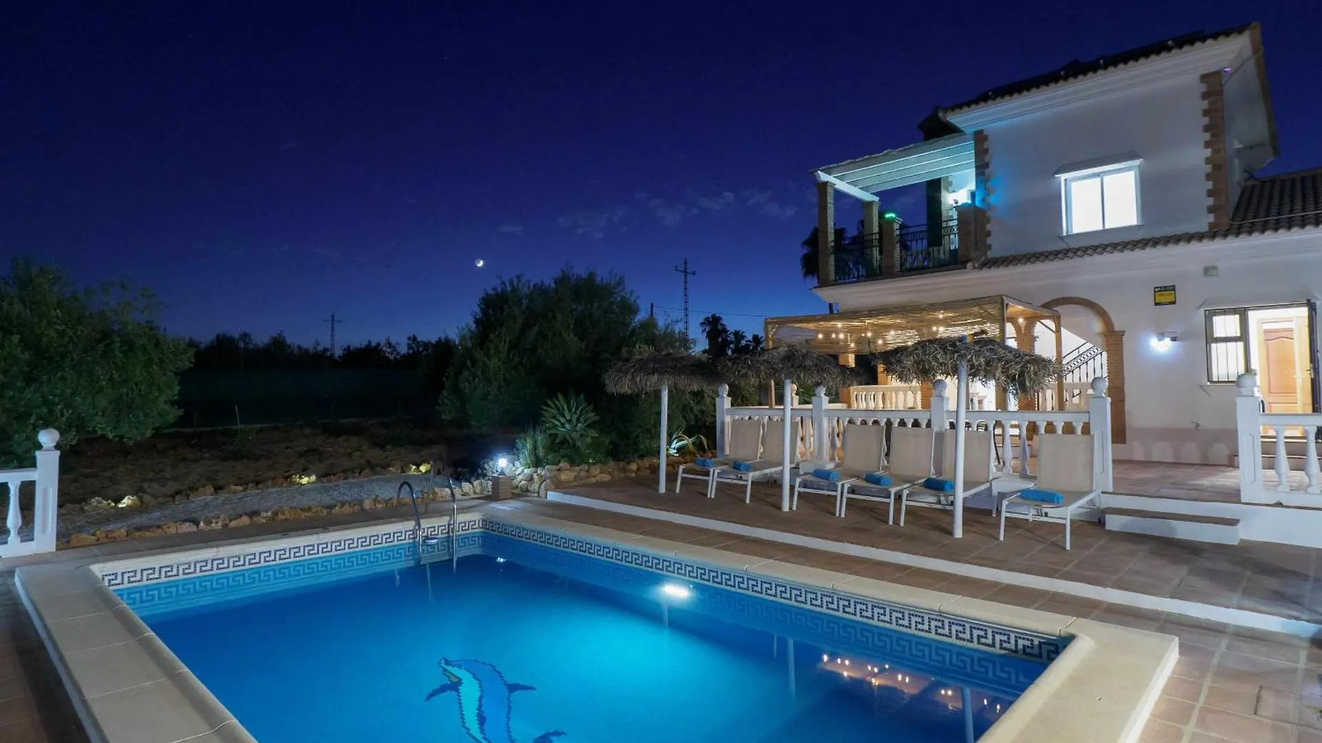 Villa Blanca Malaga - Private Villa - Heated Pool 0*, Alhaurín de la Torre Spanje