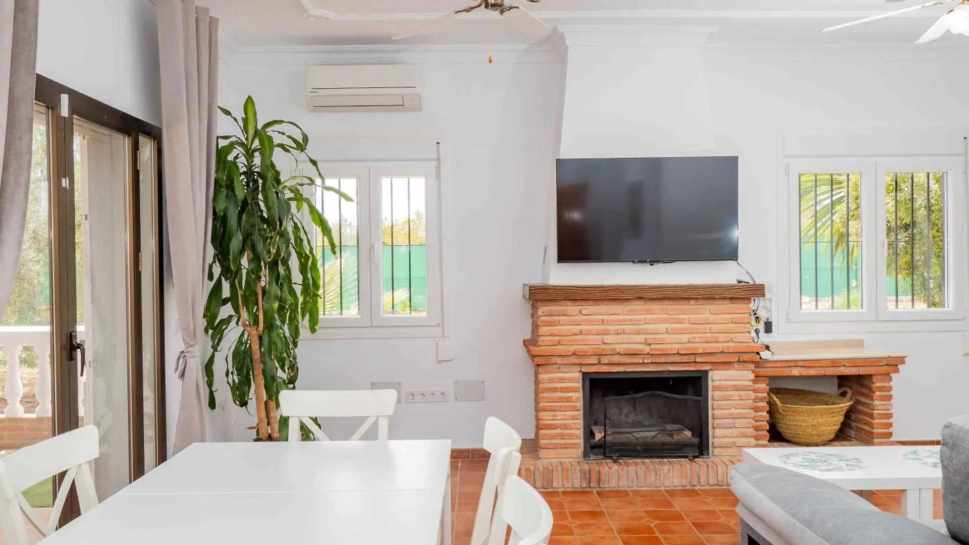 Villa Blanca Malaga - Private Villa - Heated Pool