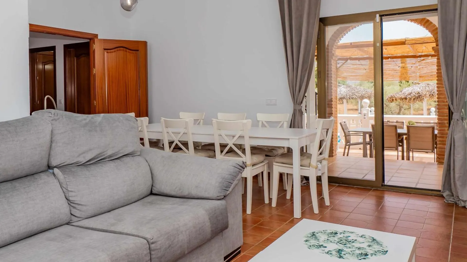 Villa Blanca Malaga - Private Villa - Heated Pool 0*, Alhaurín de la Torre Spanje